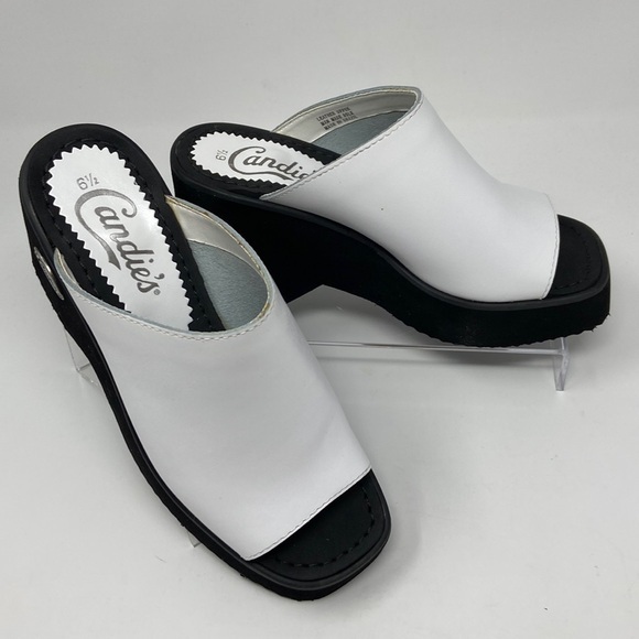 Candie's Shoes - Y2K Candies White Leather Wedge SIZE 6 1/2 New in Box